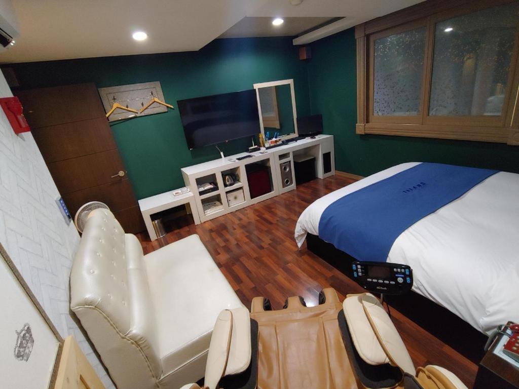 Sky Hotel Changwon Exterior foto